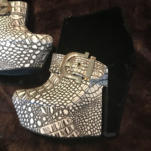 Black and White Booties - Picture 4 of 4